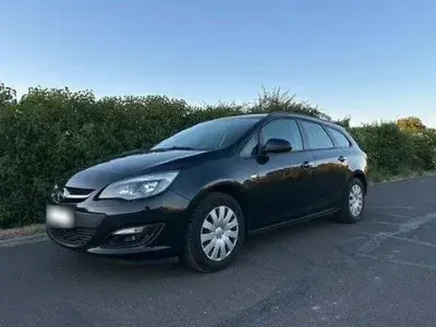 Gebraucht Opel Astra Edition 110 PS (80 kW) 2015 Schwarz Kombi