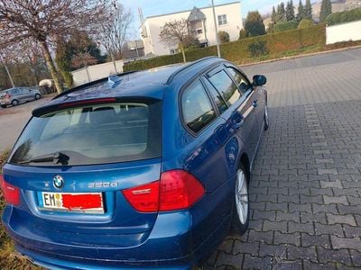 Gebraucht BMW 320 Sport Line 184 PS (135 kW) 2011 Blau Kombi