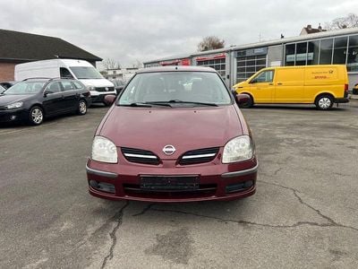 Nissan Almera Tino