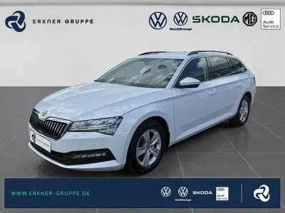 Gebraucht Skoda Superb Ambition 150 PS (110 kW) 2024 Moonweiß perleffekt Kombi