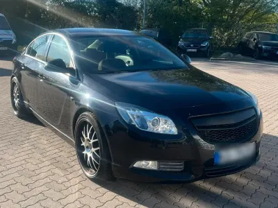 Gebraucht Opel Insignia 220 PS (161 kW) 2009 Schwarz Limousine