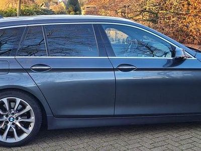 Grau Gebraucht 2016 BMW 530 Luxury Line Kombi | 18.800 € (Fairer Preis)