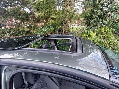 Gebraucht Renault Modus 75 PS (55 kW) 2004 Grün Van / Kleinbus