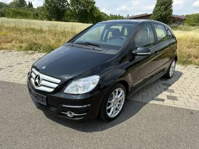 Gebraucht Mercedes B200 Avantgarde 136 PS (100 kW) 2009 Kosmosschwarz  metalliclack Van / Kleinbus