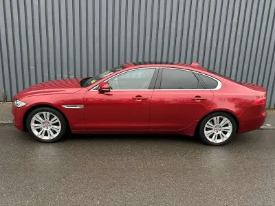 Usata Jaguar XF Portfolio 300 CV (220 kW) 2017 Rosso Berlina