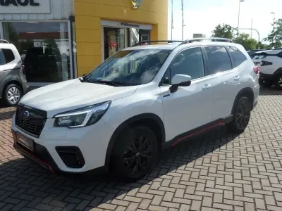 Gebraucht Subaru Forester Comfort 150 PS (110 kW) 2022 Crystal white pearl (weiß) SUV