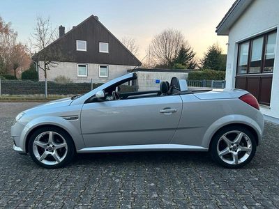 Gebraucht Opel Tigra 90 PS (66 kW) 2005 Silber Cabrio