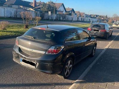 Schwarz Gebraucht 2005 Opel Astra Coupé | 800 € (Superpreis)