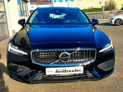 Gebraucht Volvo V60 Momentum 341 PS (250 kW) 2020 Othercolor Kombi