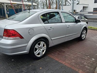 gebraucht Opel Astra 1.6 H Stufenheck selten! NICHTRAUCHER 2010