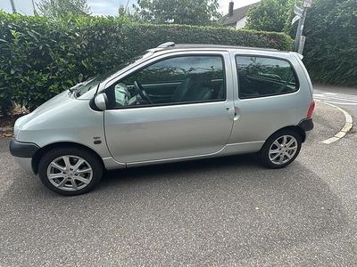 Silber Gebraucht 2001 Renault Twingo Kleinwagen | 1.000 € (Etwas zu teuer)
