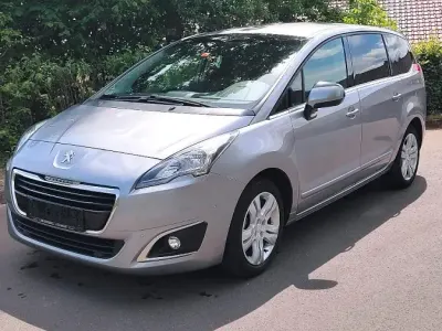 Gebraucht Peugeot 5008 114 PS (83 kW) 2014 Grau Van / Kleinbus