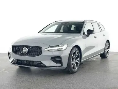 Gebraucht Volvo V60 145 PS (106 kW) 2025 Kombi