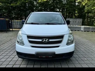 Gebraucht Hyundai H-1 170 PS (125 kW) 2009 Weiß Van / Kleinbus