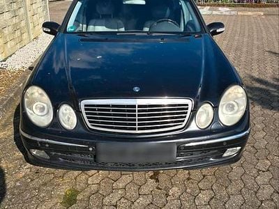 Gebraucht Mercedes E320 204 PS (150 kW) 2004 Schwarz Kombi