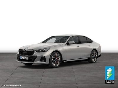 Gebraucht BMW 550e M Sport 489 PS (359 kW) 2025 Grau Limousine
