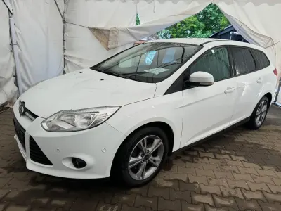 Gebraucht Ford Focus SYNC Edition 125 PS (91 kW) 2014 Weiß Limousine