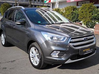 Gebraucht Ford Kuga Titanium 150 PS (110 kW) 2019 Grau SUV