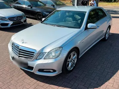 Gebraucht Mercedes E250 204 PS (150 kW) 2010 Silber Limousine