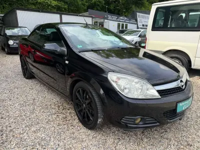 Gebraucht Opel Astra Cabriolet Cosmo 140 PS (102 kW) 2007 Saphirschwarz mi2 Cabrio