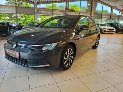 Gebraucht VW Golf Active 150 PS (110 kW) 2022 Delfingrau metallic Coupé