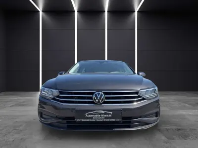 Gebraucht VW Passat Business 150 PS (110 kW) 2023 Grau Kombi