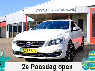 Gebraucht Volvo V60 R-Design 220 PS (161 kW) 2016 Weiß Kombi