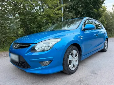 Gebraucht Hyundai i30 109 PS (80 kW) 2010 Blau Limousine