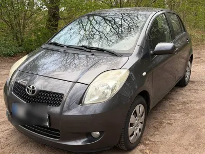 Usata Toyota Yaris 68 CV (50 kW) 2008 Grigio Utilitaria