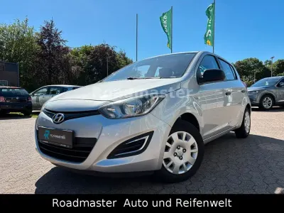 Gebraucht Hyundai i20 Edition 86 PS (63 kW) 2014 Silber Kleinwagen