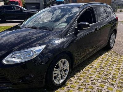 Gebraucht Ford Focus Trend 125 PS (91 kW) 2014 Schwarz Kombi