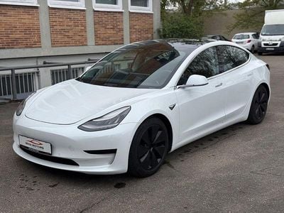 Begagnad Tesla Model 3 RWD 225 kW (306 HK) 2019 Vit Sedan