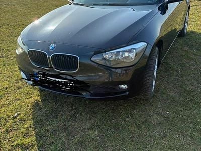 Gebraucht BMW 118 Urban Line 143 PS (105 kW) 2014 Schwarz Kleinwagen