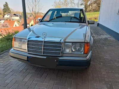 Gebraucht Mercedes E230 132 PS (97 kW) 1990 Grau Limousine