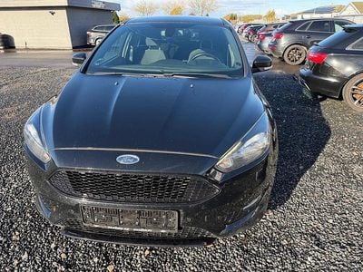 Schwarz Gebraucht 2018 Ford Focus ST-Line Limousine | 6.800 € (Guter Preis)