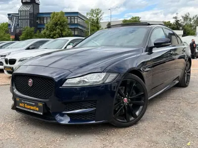 Gebraucht Jaguar XF R-Sport 241 PS (177 kW) 2020 Portofino blue Limousine