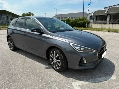 Gebraucht Hyundai i30 Intro Edition 110 PS (80 kW) 2017 Limousine