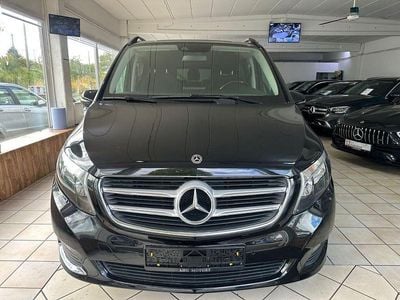 Mercedes V220