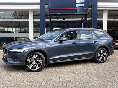 Second-hand Volvo V60 CC 190 CP (139 kW) 2019 Albastru Break