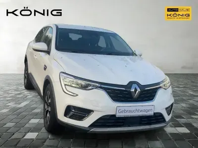 Second-hand Renault Arkana Zen 140 CP (102 kW) 2022 Alb SUV