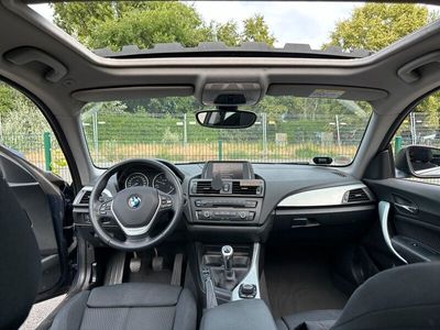 gebraucht BMW 120 d F21 M-Felgen Sportlenkrad Schiebedach Tempomat SHZ 8fach