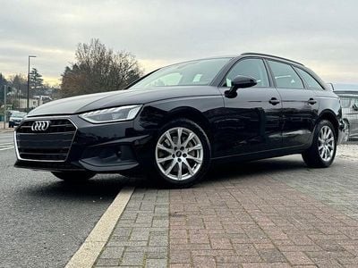 Brillantschwarz Gebraucht 2021 Audi A4 Basis Kombi | 19.300 € (Guter Preis)