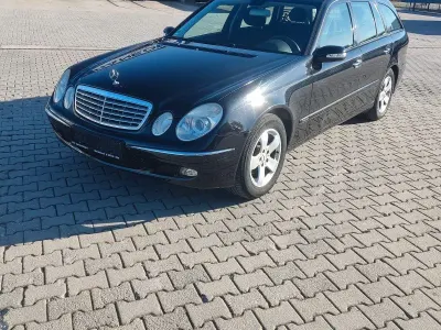 Używany Mercedes E220 Elegance 150 KM (110 kW) 2006 Czarny Kombi