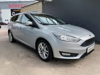 Używany Ford Focus Business Edition 125 KM (91 kW) 2017 Srebrny Sedan/Limuzyna