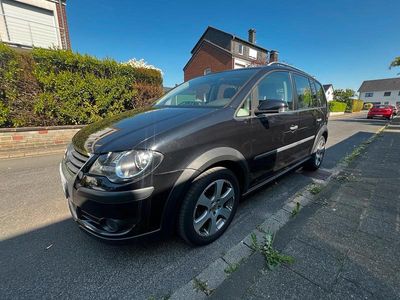VW Touran Cross