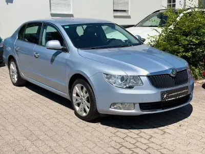 Gebraucht Skoda Superb Ambition 125 PS (91 kW) 2011 Blau Limousine