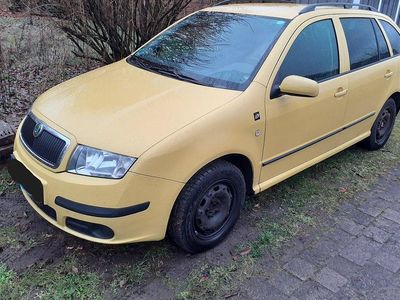 Gelb Gebraucht 2005 Skoda Fabia Tour Kombi | 2.000 € (Etwas zu teuer)