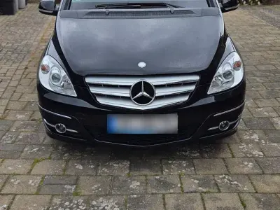 Gebraucht Mercedes B180 116 PS (85 kW) 2010 Schwarz Van / Kleinbus