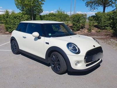 Begagnad Mini ONE 102 HK (75 kW) 2018 Vit Halvkombi