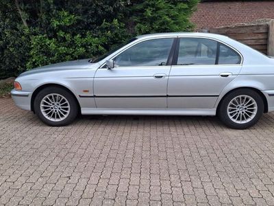 BMW 525